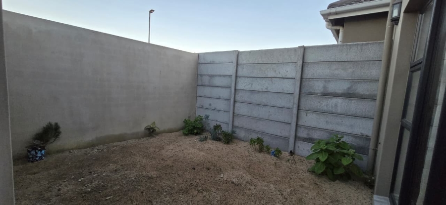 2 Bedroom Property for Sale in Zonnendal Western Cape